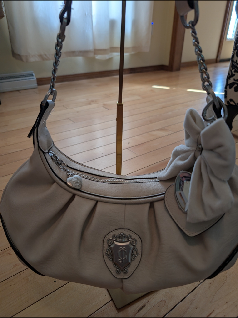 Juicy Couture Cream Shoulder Bag with Bow and Chain Strap